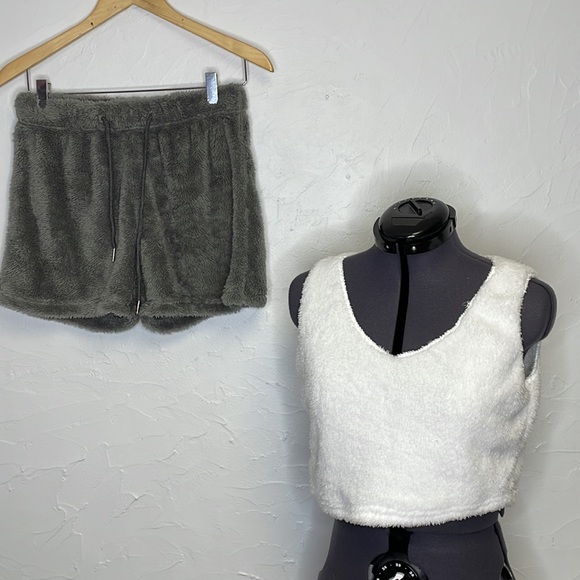 3pc Furry Pajama Set - Picture 2 of 6